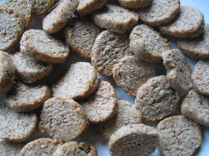 Dinkelvollkornkekse mit Brennnesselsamen